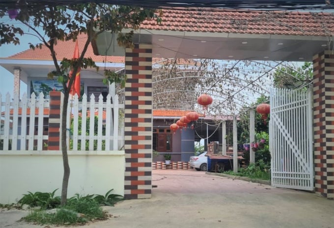 pho-yen-3-170312_941.jpeg Những khu đất được xây dựng trái phép trong vùng dự án.