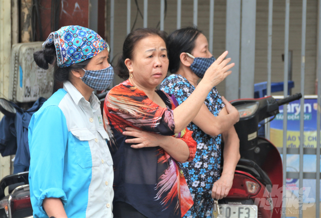 Khoảng 03h40 cùng ngày, lực lượng Công an phối hợp với nhân dân địa phương đã dập tắt được đám cháy và đến 04h30 tìm được các thi thể tại khu vực tầng tum của ngôi nhà xảy ra vụ hỏa hoạn.