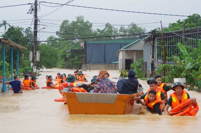 viet-nam-thiet-hai-gan-40000-ty-dong-do-thien-tai-trong-nam-2020-093932_20210604_66.jpeg Tại Việt Nam, năm 2020, thiên tai diễn ra dồn dập và đặc biệt khốc liệt, mang nhiều yếu tố dị thường, vượt mức lịch sử trên nhiều vùng miền cả nước.