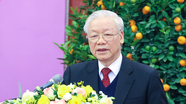 tbt3-1643431691496645961102-163444_290.jpg Tổng Bí thư Nguyễn Phú Trọng gửi lời chúc Tết đến các đồng chí lão thành cách mạng, các đồng chí lãnh đạo, nguyên lãnh đạo Đảng, Nhà nước, Mặt trận Tổ quốc Việt Nam, cùng toàn thể đồng chí, đồng bào, chiến sĩ cả nước, đồng bào ta ở nước ngoài. Ảnh: VGP/Nhật Bắc.