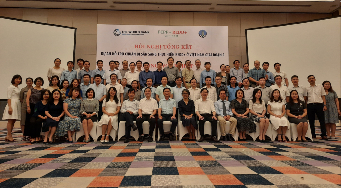 redd-gop-phan-to-lon-trong-giam-phat-thai-khi-nha-kinh-tai-viet-nam-152652_20200626_363.jpg Các đại biểu tham dự Hội nghị Tổng kết Dự án FCPF - 2 chụp ảnh lưu niệm. Ảnh: Nguyên Huân.