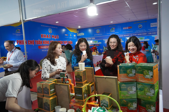 Rất nhiều nông sản an toàn tại miền Bắc được giới thiệu tại Phiên chợ nông sản an toàn Đà Lạt, Lâm Đồng. Ảnh: CR.