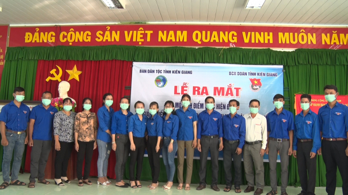 giam-thieu-tinh-trang-tao-hon-vung-dan-toc-thieu-so-144035_20210625_531.jpg Ra mắt câu lạc bộ xây dựng mô hình điểm thực hiện Đề án 'Giảm thiểu trình trạng tảo hôn và hôn nhân cận huyết thống trong đồng bào dân tộc thiểu số' xã Định An, huyện Gò Quao, Kiên Giang. Ảnh: Văn Nhân.