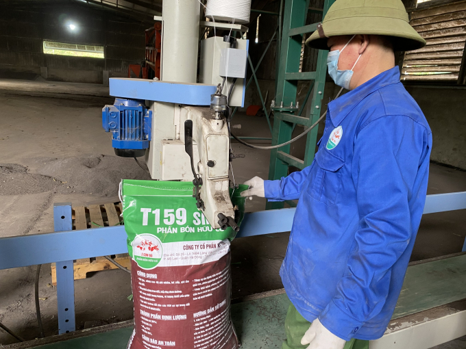 Sản lượng phân bón hữu cơ sản xuất công nghiệp trong nước tăng từ 1,07 triệu tấn năm 2017 lên 2,4 triệu tấn năm 2020. Ảnh: Nguyên Huân.
