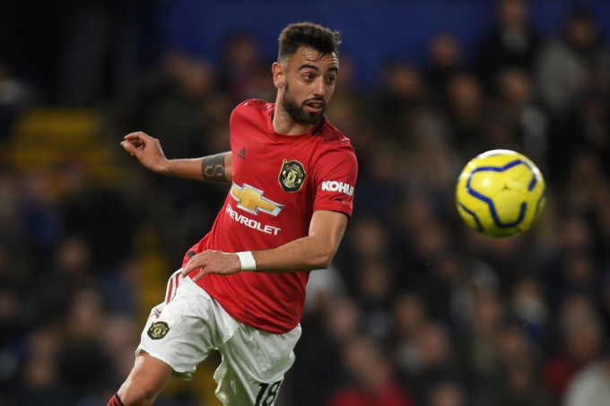 Bruno Fernandes mở tài khoản bàn thắng cho Man Utd từ chấm 11m. 
