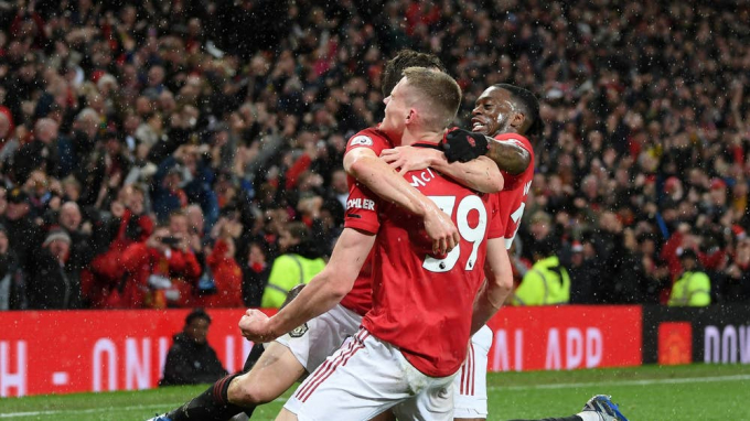 mu1-074134_915.jpg Scott McTominay ghi bàn thắng thứ hai cho Quỷ đỏ.