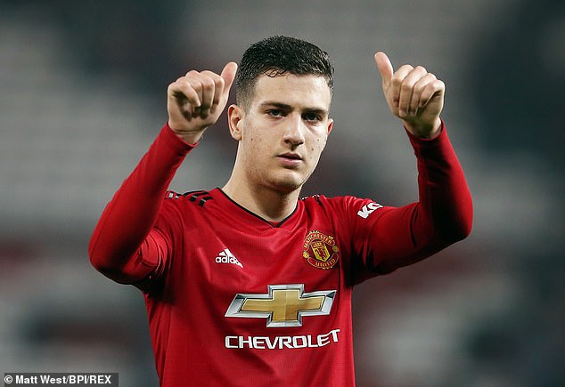 Dalot sẽ rời Man Utd? Ảnh: Tribuna. 