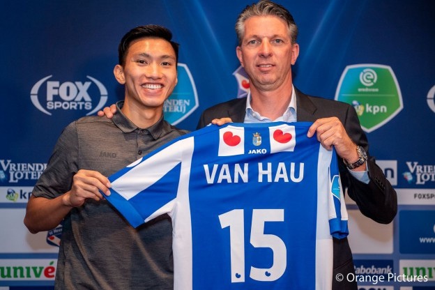 vanhau-204656_51.jpg Văn Hậu về nước vì Heerenveen không đủ tiền trả lương. Ảnh: Orange pictures.