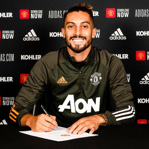 telles-070921_615.jpg Alex Telles sang Man United. Ảnh: Dailymail.