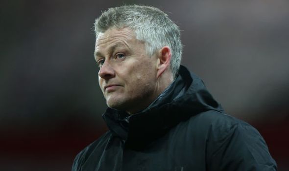 sol-083958_238.jpg Solskjaer thất thần sau trận hòa Everton. Ảnh: Dailymail.