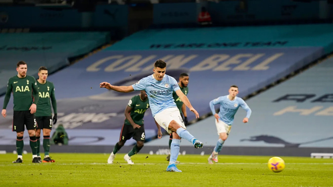 Rodri mở tỷ số cho Man City. Ảnh: Express.