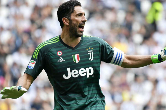 Gianluigi Buffon sẽ chưa dừng lại. Ảnh: AS.