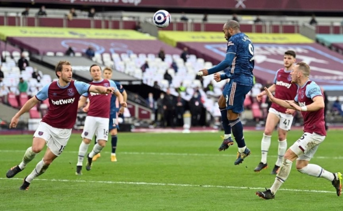Lacazette cứu Arsenal với những bàn thắng quan trọng. Ảnh: Dailymail.