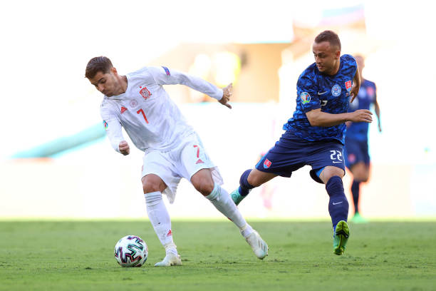 Slovakia nỗ lực nhưng không thể ngăn Tây Ban Nha. 