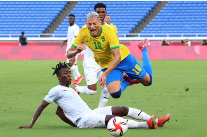 ri-170021_183.jpg Richarlison chơi nổi bật bên phía U23 Brazil.