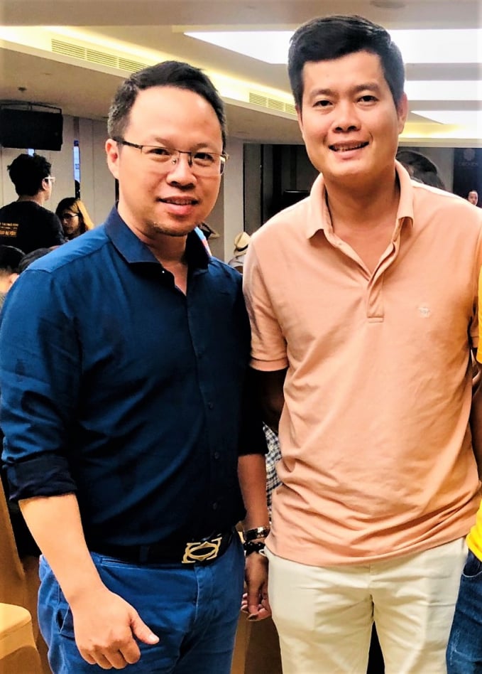 dien-quan-network-2020-hanh-trinh-trieu-view-151521_20210411_654.jpg Khương Dừa Channel (bên phải) chụp hình với phóng viên Minh Sáng ucar Tạp chí KTGĐ. Ảnh: PV.