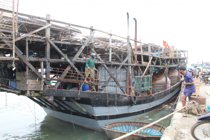 4-233736_522.jpg Sau khi đã chuyển bị đầy đủ các nhu yêu phẩm và các thủ tục cần thiết, các tàu cá sẽ xuất cảng khai thác 1 thời gian dài. Ảnh: L.K.