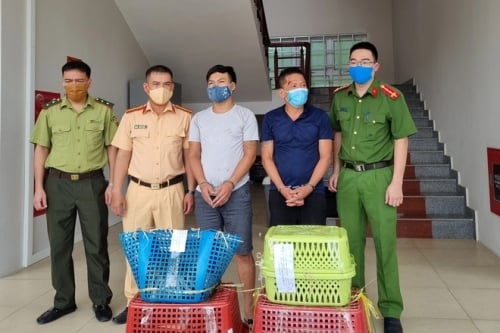 2 subjects were arrested (2nd and 3rd from the right).