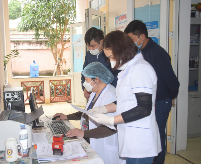 273018334_441291797696095_8317442798118877616_n-081710_810.jpg Với diễn biến dịch bệnh đáng lo ngại lúc này, người dân cần tuân thủ chặt chẽ quy định '5K'. Ảnh: Truyền thông y tế Nghệ An.