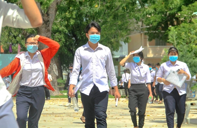 thi-sinh-binh-dinh-vang-nhieu-cac-mon-thi-su-dia-va-giao-duc-cong-dan-140931_20200810_709.jpg Thí sinh Bình Định vắng nhiều ở các môn thi Lịch sử, Địa lý và Giáo dục công dân. Ảnh: T.Đ.