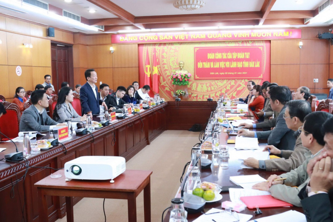 z2263831572683_5b21893545ef18bd7994c81d1d21dd74-152959_444.jpg Thường trực Tỉnh ủy Đắk Lăk làm việc với Tập đoàn T&T.