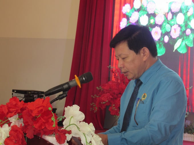 ong-le-trong-hien--chu-tich-cong-doan-tct-ca-phe-vn-105658_595.jpg Ông Lê Trọng Hiền, Chủ tịch Công đoàn Tổng Công ty Cà phê Việt Nam phát biểu tại hội nghị.