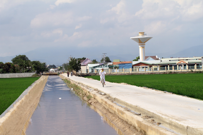 ninh-thuan-giu-vung-chat-luong-cac-tieu-chi-nong-thon-moi-143626_563.jpg Nhờ Chương trình xây dựng nông thôn mới, làng quê của bà con đồng bào Chăm ở Ninh Thuận ngày càng khang trang, giàu đẹp.