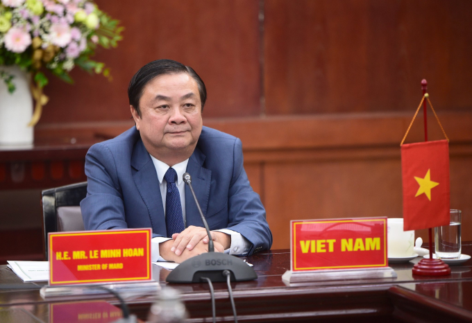 Minister of Agriculture and Rural Development Le Minh Hoan attends the Country leadership roundtable on delivering action for food systems in support of the UN Food Systems Summit 2021. Photo: Tung Dinh. 