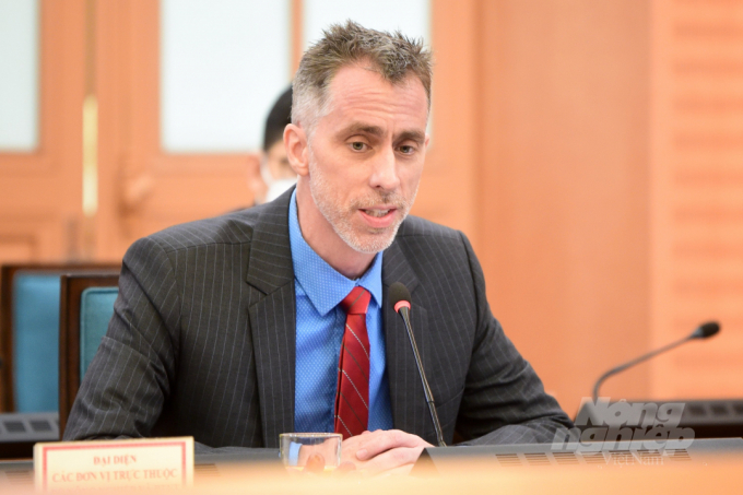 Mr. Brian Allemekinders, head of Cooperation and Development at the Canadian Embassy in Vietnam. 