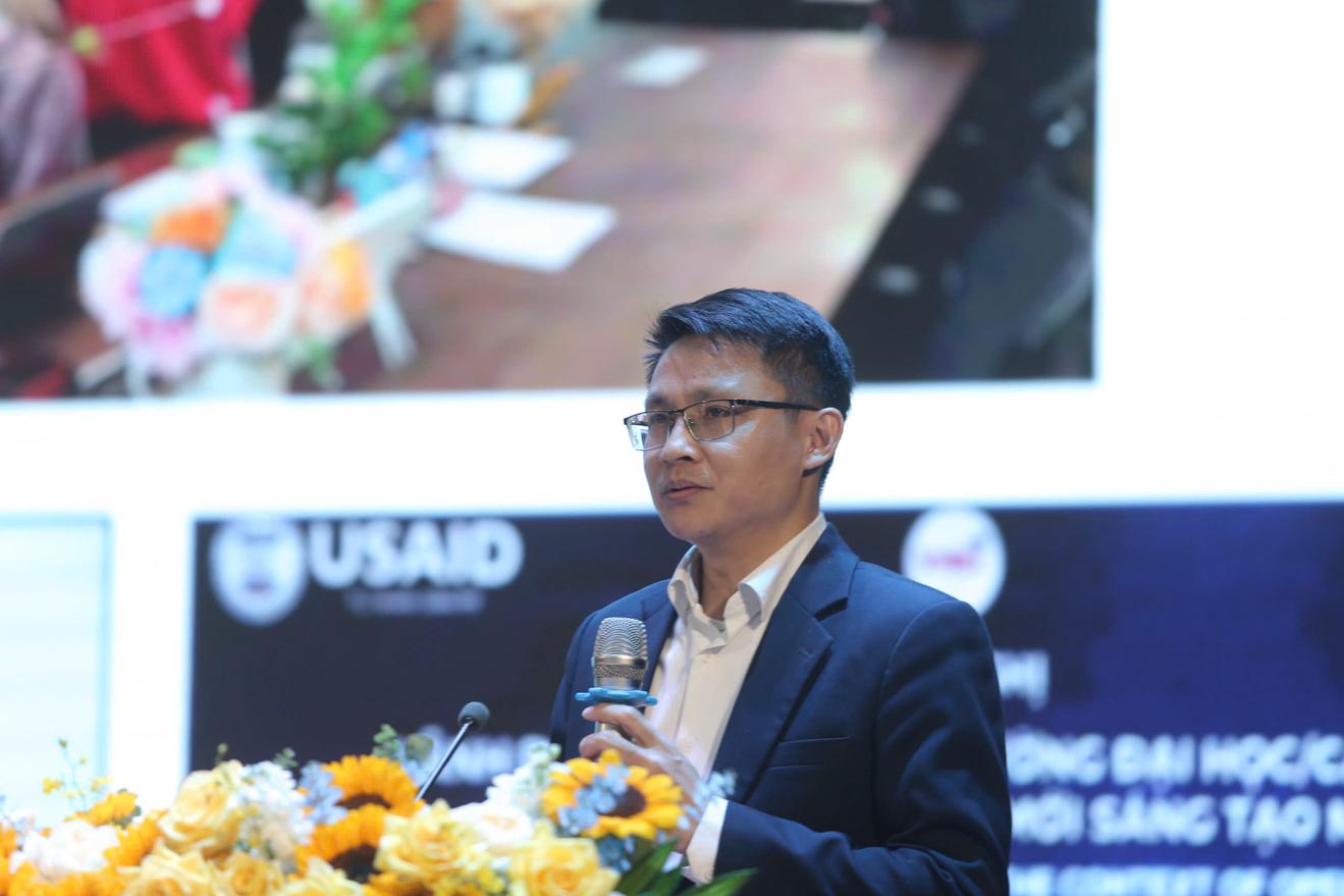 TS Võ Xuân Hoài, Phó Giám đốc Trung tâm ĐMST quốc gia (NIC) chỉ ra rằng, đổi mới sáng tạo đóng góp tới 95% vào năng lực cạnh tranh của nền kinh tế và 91% vào kinh tế xanh. Ảnh: Minh Khang.