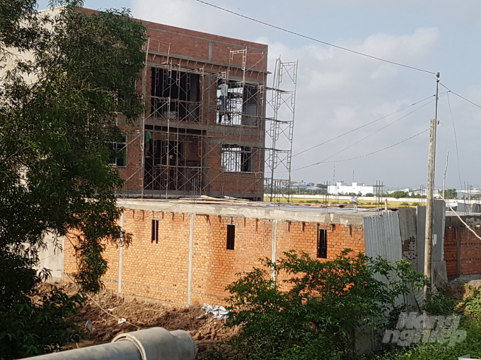 z2416098862912_691dfb0baabf529aca7ffe8c9c23426a-144642_954.jpg Công trình của ông Đào Chí Tâm, vào tháng 2/2021 thời điểm công trình đã bị lập biên bản vi phạm hành chính và phạt tiền là 30 triệu đồng. Ảnh: Trọng Linh.