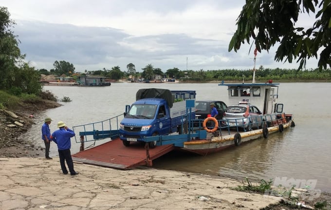 e37ec03aed7817264e69-221216_559.jpg Các bến phà kết nối với Thái Bình và Hải Dương được từ 6 giờ-8 giờ và 16 giờ-18 giờ hằng ngày. Ảnh: TB.