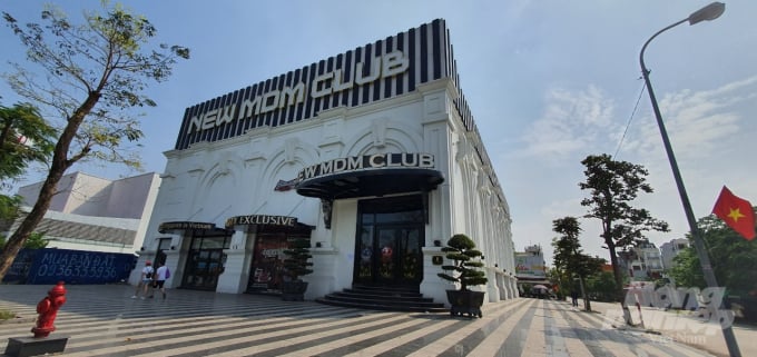 Vũ trường, karaoke, quán bar được hoạt động trở lại từ 14/9. Ảnh: Đinh Mười.