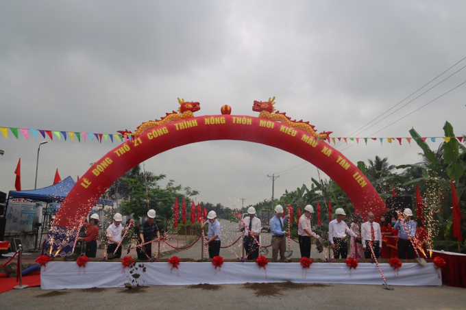 ntm-152310_371.jpg Khởi công 21 công trình nông thôn mới kiểu mẫu tại xã Tân Liên, huyện Vĩnh Bảo. Ảnh: HUVB.