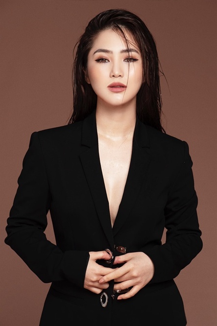 17-28-28_huong_trm