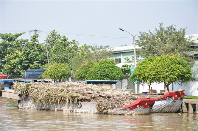 17-41-19_vn_chuyen_mi_nguyen_lieu_ve_nh_my_duong_phung_hiep_hu_ging_-_nh_hp