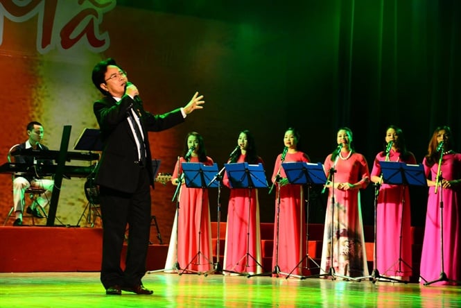 11-23-53_ns_the_viet_40_nm_mot_chng_duong