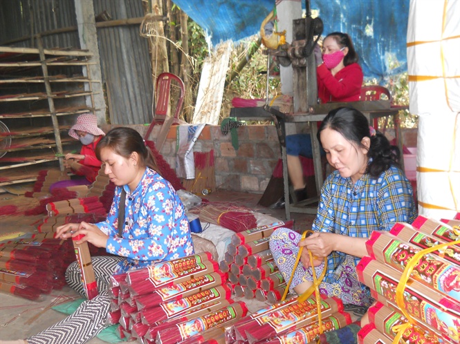 15-21-40_cc_tho_lm_nhng_dng_hoi_h_tng_nng_sut_kip_cung_ung_hng_phuc_vu_tet