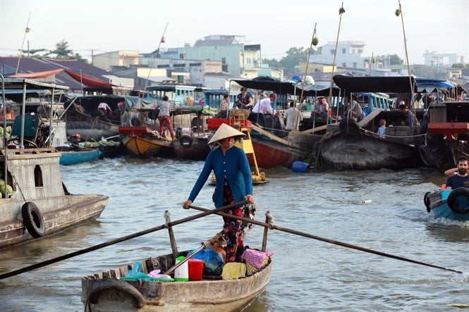 16-51-06_trongchinh_ghehngmiensongnuoc_01
