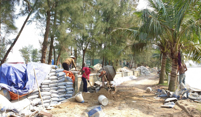 83885361_190095758925338_1898601743579611136_n-213445_321.jpg Các hạng mục xây dựng đường nội bộ, hệ thống nước ngọt sinh hoạt, điện... đang được lắp đặt đúng tiến độ.