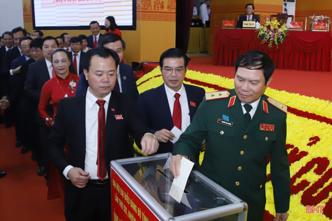 106d4121122t38991l0-165856_755.jpg Tổng số tiền quyên góp của đại biểu dự Đại hội đạt gần 300 triệu đồng. Ảnh: BHT.