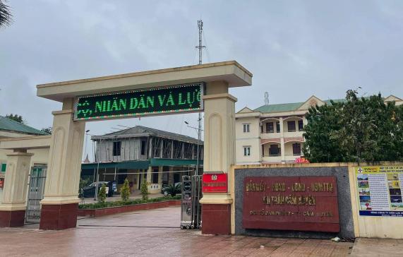 Trụ sở UBND thị trấn Cẩm Xuyên.