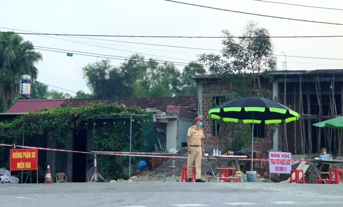 z2474086063849_98a3c70a7a4ca30ff1919745b0c91f7f-190826_775.jpg Lực lượng chức năng trên địa bàn toàn tỉnh tăng cường kiểm tra, giám sát, phát hiện và xử lý nghiêm các trường hợp vi phạm quy định phòng, chống dịch bệnh Covid-19. Ảnh: Gia Hưng.