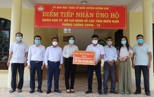 Ông Nguyễn Ngọc Mỹ, Chủ tịch Tập đoàn Vabis chung tay cùng huyện miền núi Hương Khê phòng chống dịch Covid-19. Ảnh: Gia Hưng.
