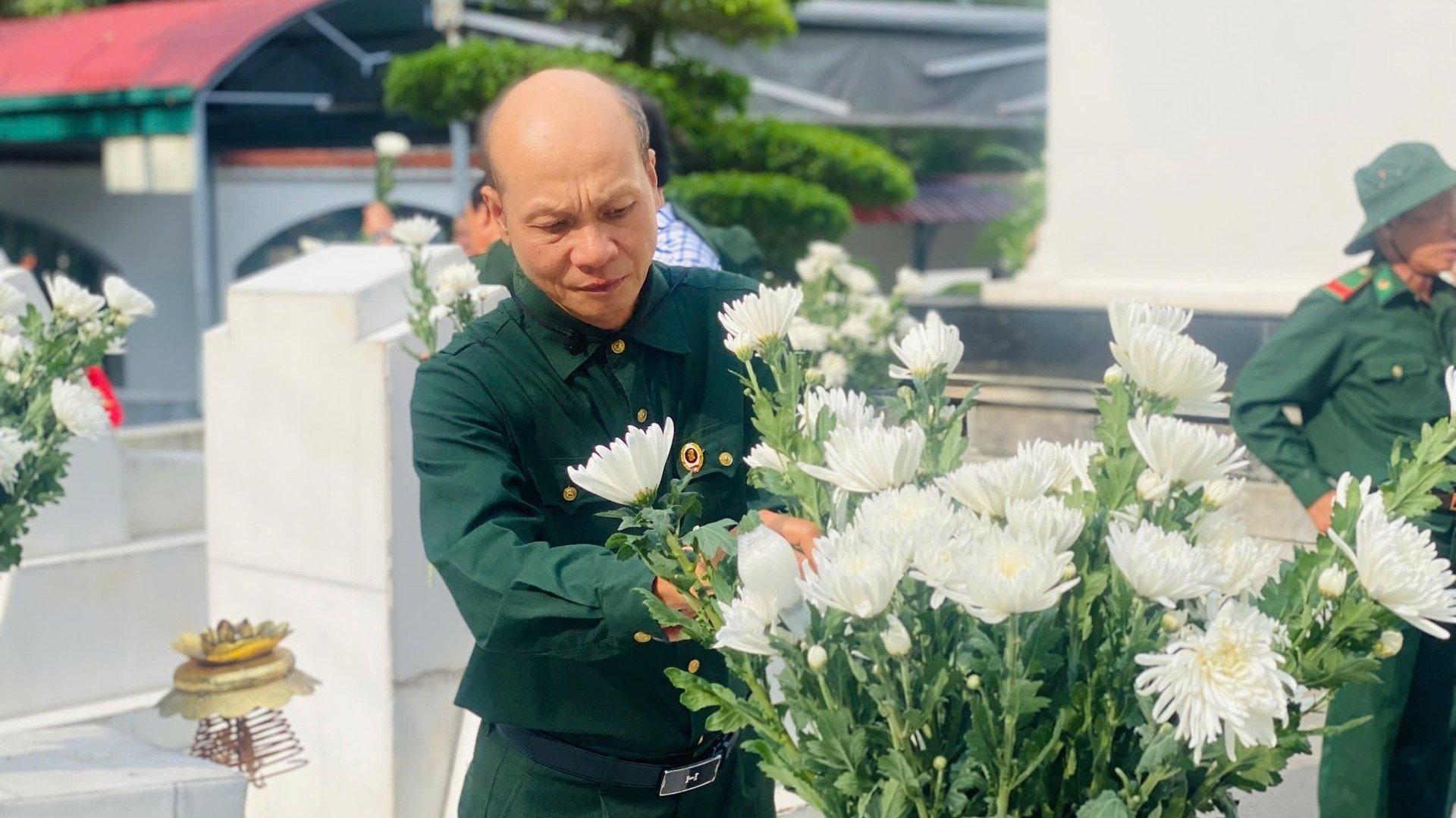 Tết độc lập, dòng người đổ về Khu di tích Ngã ba Đồng Lộc
