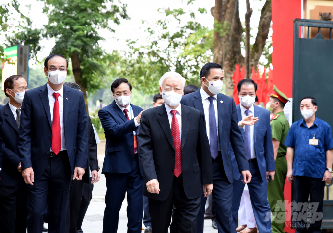 Khoảng 6h30 sáng 23/5, Tổng Bí thư Nguyễn Phú Trọng đã có mặt tại khu vực bầu cử số 4 (thuộc đơn vị bầu cử số 1, Thành phố Hà Nội). Ảnh: Minh Phúc.