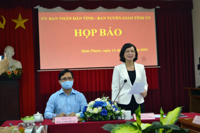 hop-bao-lap-114135_401.jpg Bà Trần Tuyết Minh, Phó Chủ tịch UBND tỉnh và ông Hà Anh Dũng, Trưởng Ban Tuyên giáo Tỉnh ủy chủ trì buổi họp báo. Ảnh: Phúc Lập.