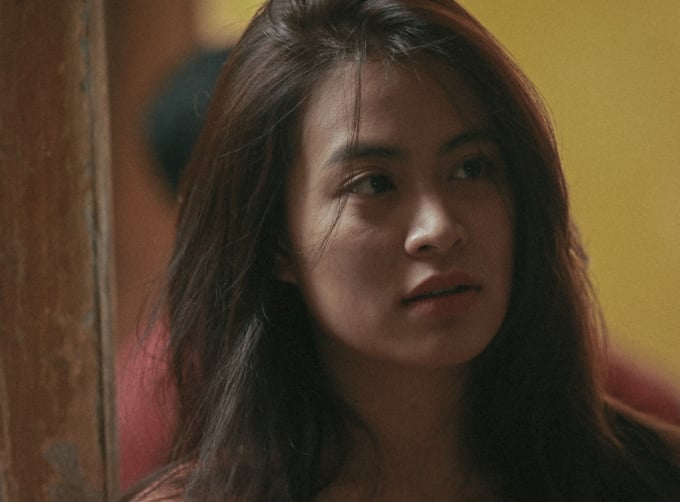 12-2019-1595312409-204317_500.jpg Nét biểu cảm của Hoàng Thùy Linh trong bộ phim 'Trái tim quái vật'.