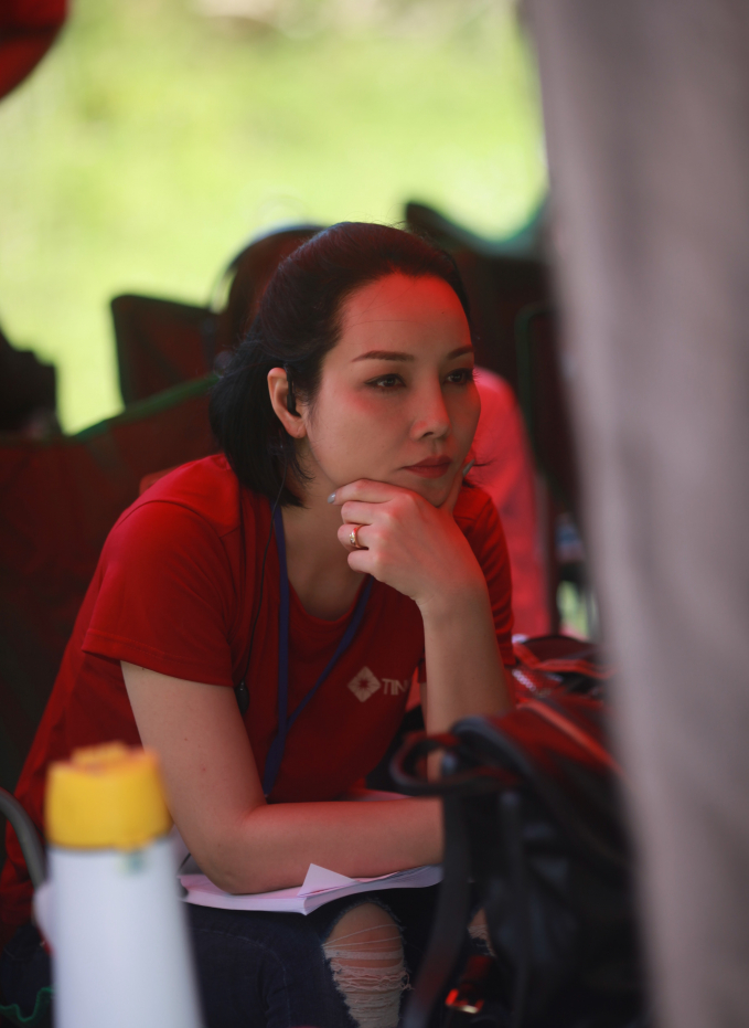 11-mai-thu-huyen-163237_934.jpg Đạo diễn Mai Thu Huyền tại trường quay bộ phim 'Kiều'.