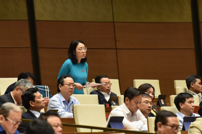 1-phamthiminhhienphuyen_inrk-122415_367.jpg Bất cập của bộ sách Tiếng Việt lớp 1 được Đại biểu Quốc hội đặt ra tại phiên thảo luận sáng 4/11.